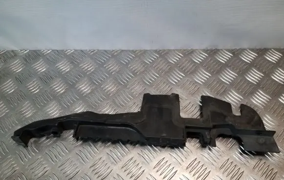 Audi A4 S4 B6 8E 8H Intercooler air guide/duct channel 8E0121284B
