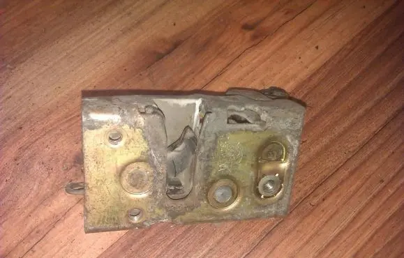 Ford Sierra Rear door lock 86gba26412aa