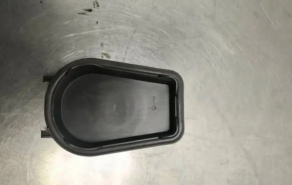 Headlight/headlamp dust cover