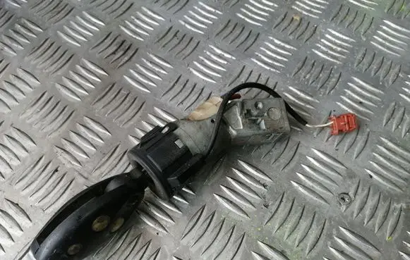 Citroen C5 Ignition lock 9632897680