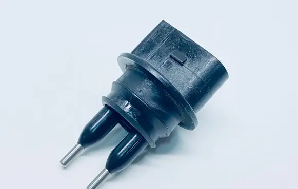 Volkswagen Golf VI Windshield washer fluid level sensor 7M0919376