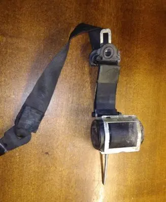 Opel Astra H Front seatbelt 566331211