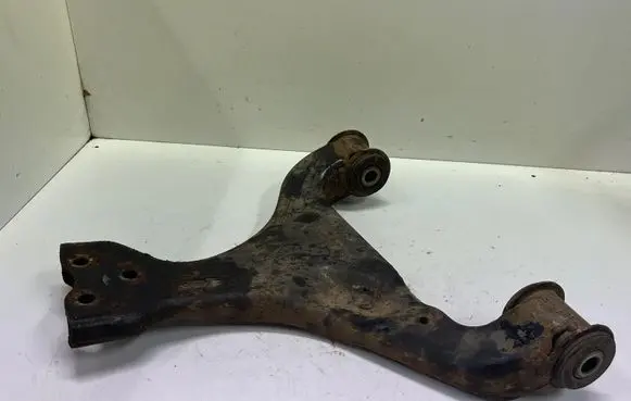 Mercedes-Benz Vito Viano W639 Front lower control arm/wishbone A6393300510