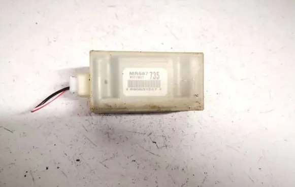 Mitsubishi Outlander Airbag deployment crash/impact sensor mr587735 w2t10671
