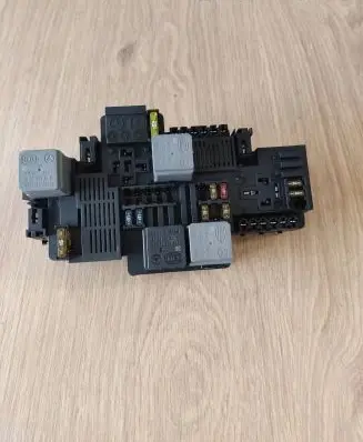 Mercedes-Benz E W213 Fuse module A2139062202 164853253 58K615F02