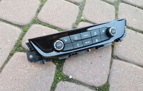 Opel Insignia B Climate control unit 39113538