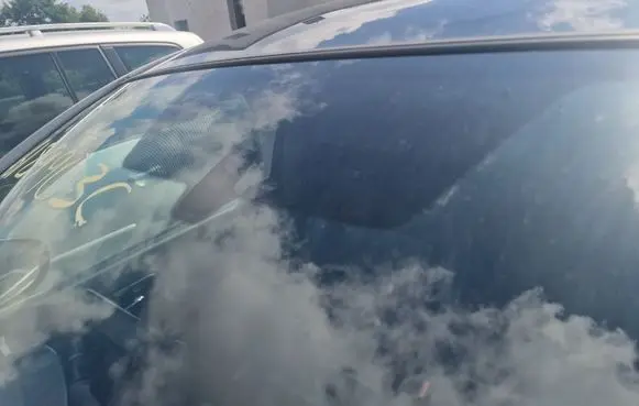 Nissan Qashqai Front windscreen/windshield window 43R00340