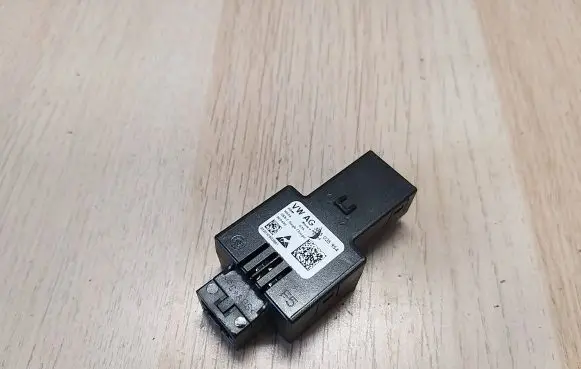 Volkswagen Golf VI USB socket connector 3G5035954