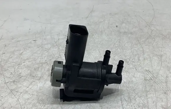 Audi A3 S3 A3 Sportback 8P Vacuum valve 1K0906283A