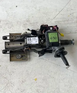 Skoda Octavia Mk1 (1U) Steering wheel axle 8L1419501CH