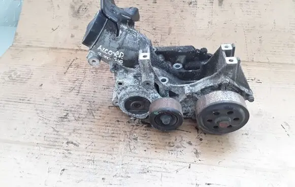 Honda Accord Oil filter mounting bracket N22B11103302 3ASI3HNG