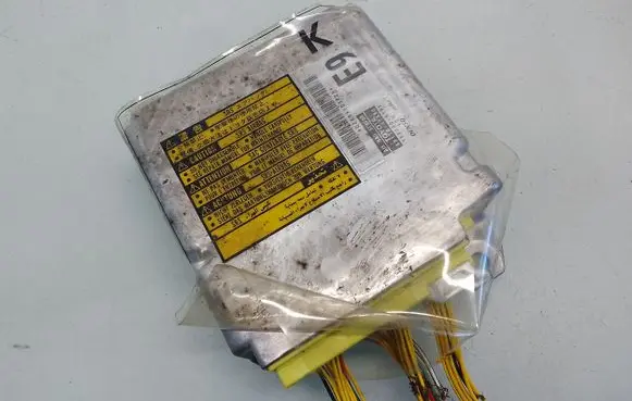 Toyota Prius (NHW20) Airbag control unit/module 8917047390 1523006951