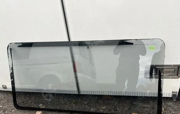 Iveco Daily 4th gen Rear side window 