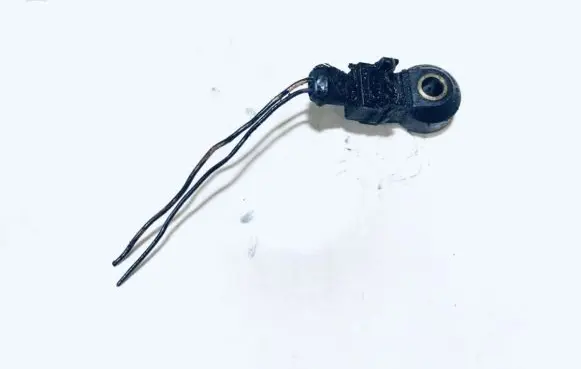 Volvo 850 Detonation knock sensor 0261231046
