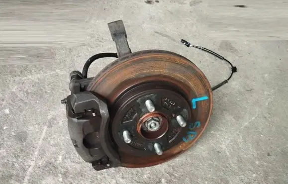 Suzuki Esteem Baleno Rear wheel hub spindle/knuckle 