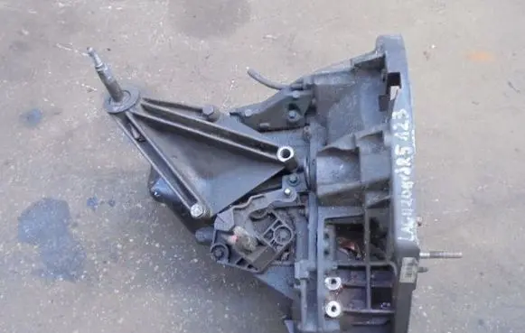 Renault Laguna III Manual 4 speed gearbox JR5123
