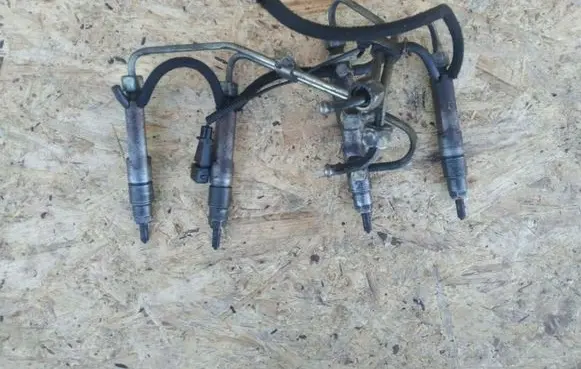 Skoda Octavia Mk1 (1U) Fuel injector QQQQQQQQQQQ