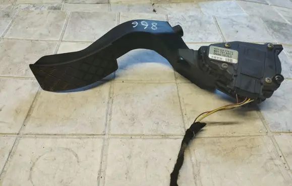 Audi A6 S6 C5 4B Accelerator throttle pedal 8D1721523F 6PV00837603
