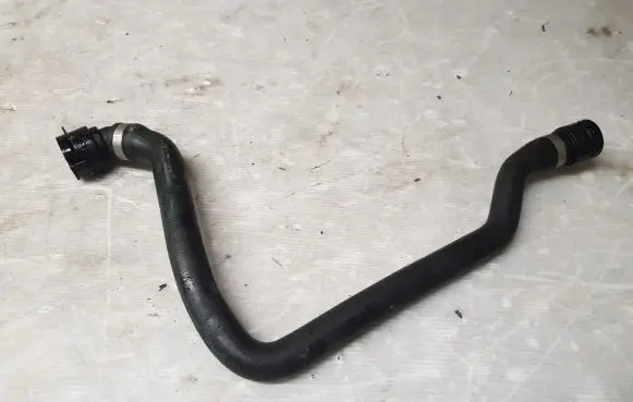 BMW 7 E65 E66 Engine coolant pipe/hose 8384912