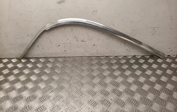 Mercedes-Benz 250 280 W108 Rear door window/glass frame