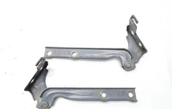 Engine bonnet/hood hinges