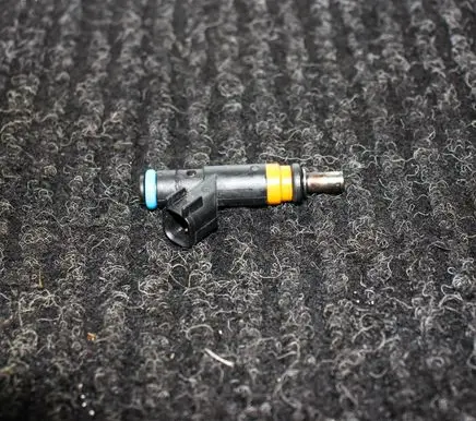 Dodge Challenger Fuel injector 05037479AC