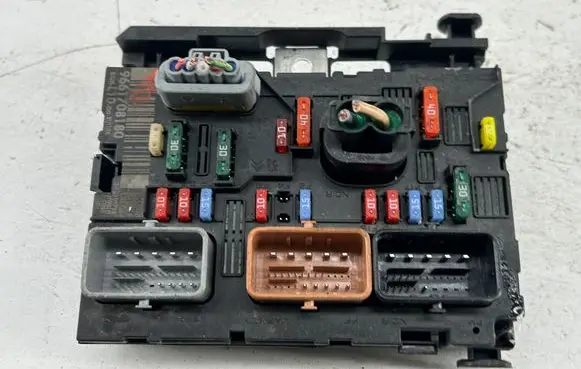 Peugeot 207 BSM Control unit 9661708180