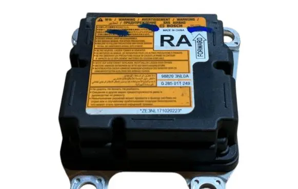 Nissan Leaf I (ZE0) Airbag control unit/module 0285011249 988203NL0A