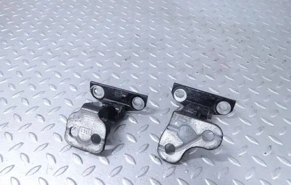 Rear door hinge set