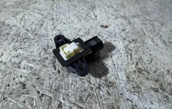 Volvo V40 Airbag deployment crash/impact sensor 31360986