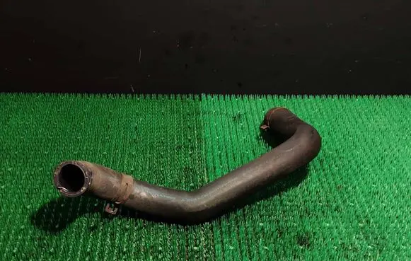 Coolant pipe/hose