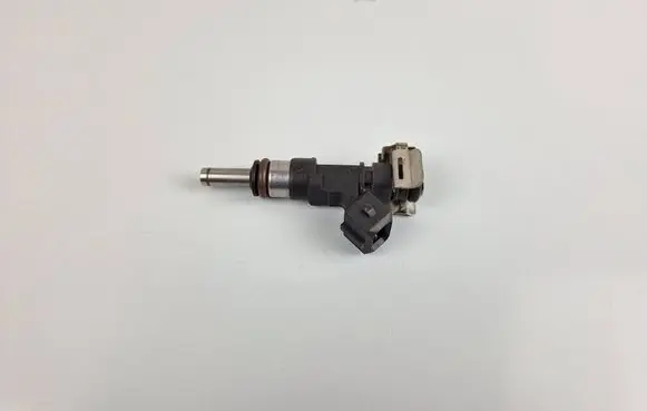 Maserati GranTurismo Fuel injector 0280158124 08120611