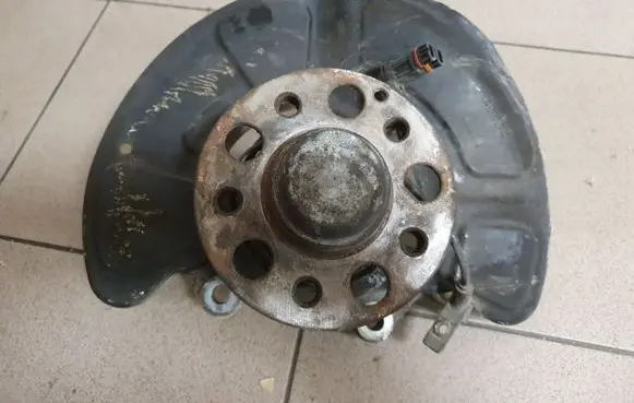 Mercedes-Benz E W212 Front wheel hub