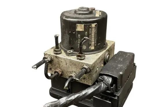 Volkswagen Golf V ABS Pump 1K0907379AC 10096003593