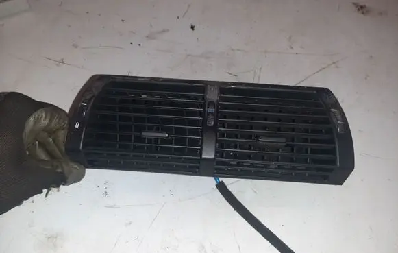 BMW X5 E53 Dash center air vent grill