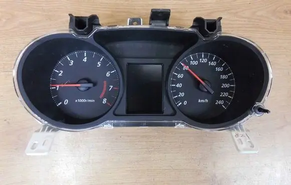 Mitsubishi Lancer X Speedometer (instrument cluster) 8100B821