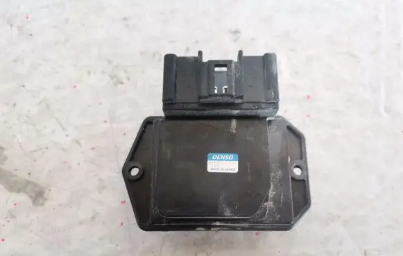 Toyota Corolla Verso AR10 Heater blower fan relay 4993002121