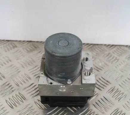 Audi A4 S4 B8 8K ABS Pump