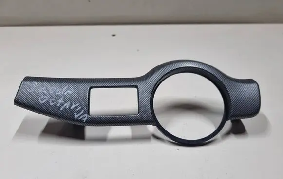 Skoda Octavia Mk2 (1Z) Dashboard glove box trim 1Z1858417