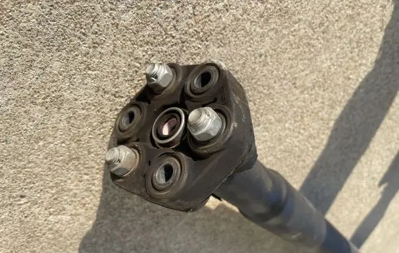 BMW 1 F40 Middle center prop shaft 8689359