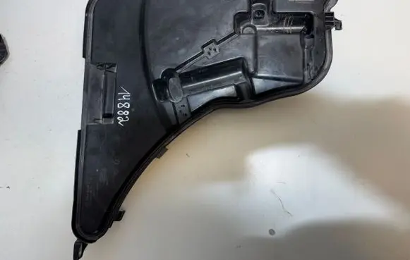 BMW 8 G16 Windshield washer fluid reservoir/tank 61667435337 10543512 7445789