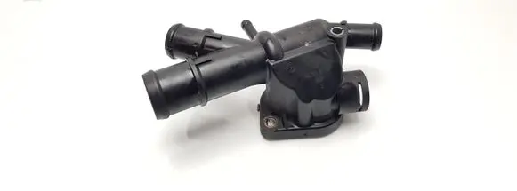 Volkswagen PASSAT B6 Engine coolant pipe/hose 03L121132Q