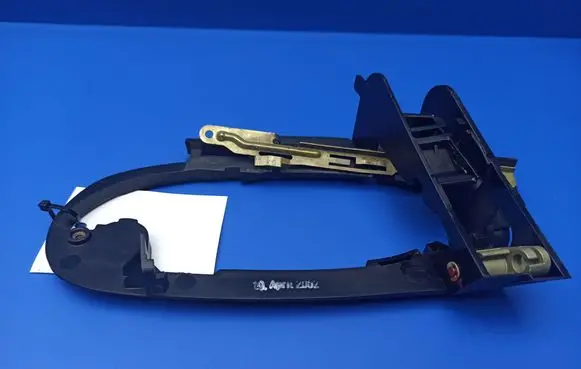 Rear door exterior handle/bracket