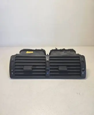 BMW 5 E39 Dash center air vent grill 8361895