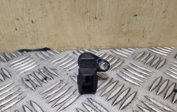 Toyota Avensis T270 Camshaft position sensor 9091905029 0296000740