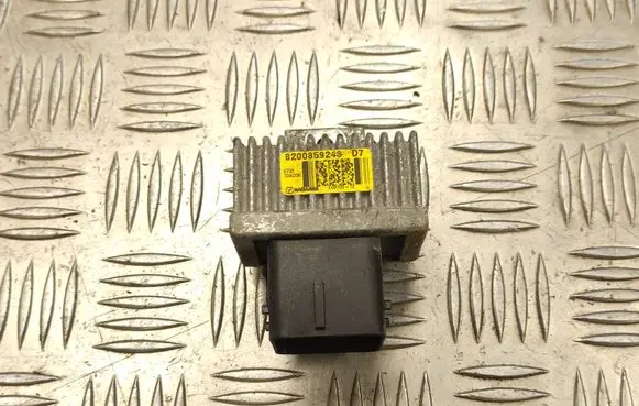 Renault Scenic III - Grand scenic III Glow plug pre-heat relay 8200859243