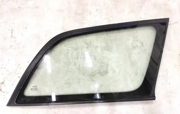 Toyota Avensis T220 Rear side window 43r00048 43r-00048