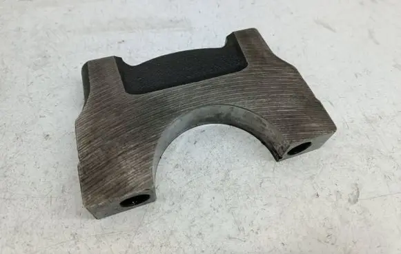 Volkswagen Touareg I Crankshaft Holder 0701