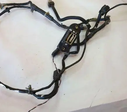 Mitsubishi 3000 GT Front door wiring loom MB894087