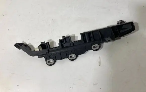 BMW 5 G30 G31 Other engine bay part 9334787 58650910 6133